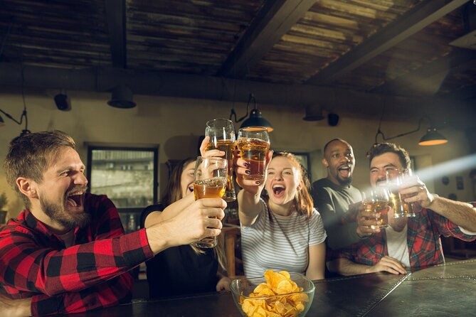 Porto Pub Crawl With Unlimited Beer - Torre dos Clérigos start: a landmark for a late-night meetup