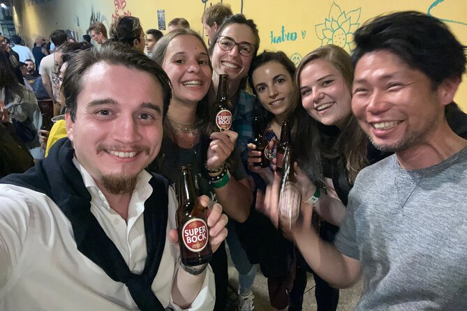 Porto Pubcrawl: 5h,7 Drinks,4 bars &Skip the line Club Entry - Rua da Galeria de Paris: the two “clubish” bar stop that sets you up