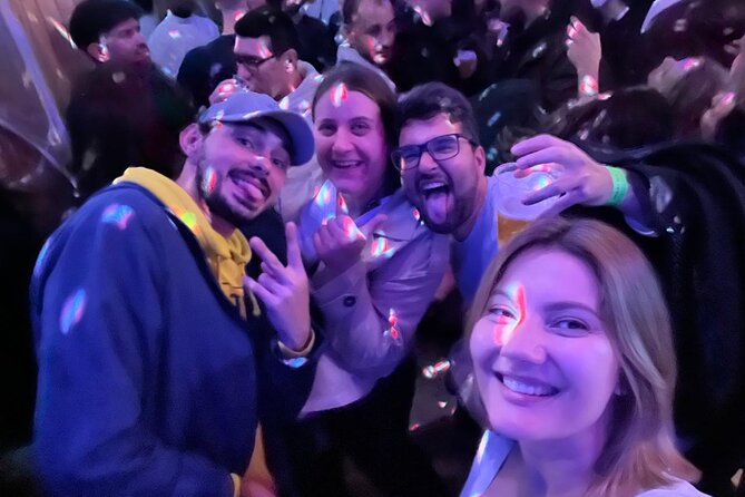 Porto Pubcrawl: 5h,7 Drinks,4 bars &Skip the line Club Entry - Drinks, games, and included extras: what you’re really paying for