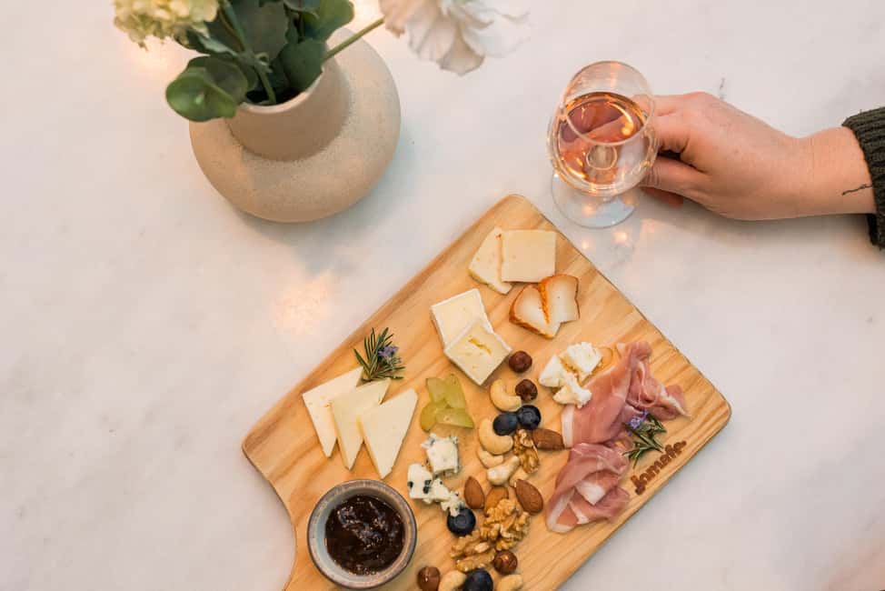 Porto Wine Tasting Experience with Portuguese Tapas Plate - What 90 minutes feels like: pace, comfort, and comparison