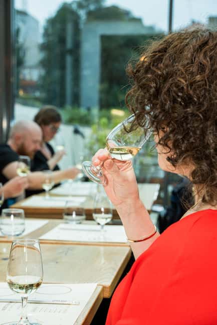 Porto Wine Tasting Experience with Portuguese Tapas Plate - Boutique Maison Canto De Luz: where you’ll meet and why it matters
